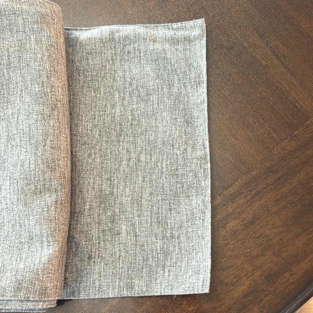 Table runner - Picture 2 of 2